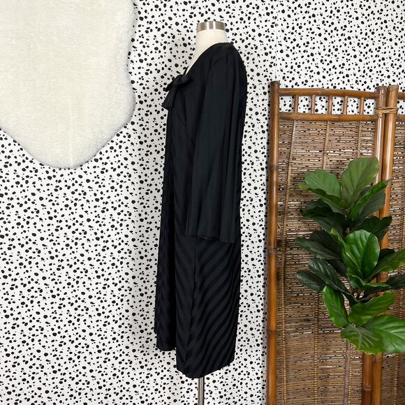 Lane Bryant | 60s Vintage First Lady Black Striped Bow Plus Size Shift Dress 14 - Picture 10 of 11